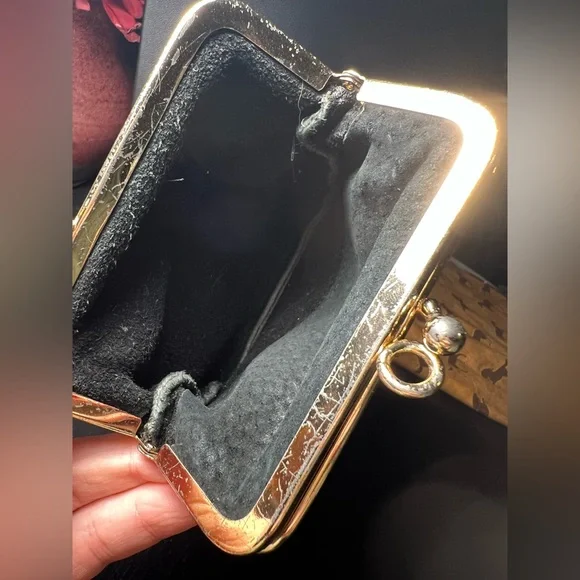 Vintage Genuine Leather Kisslock Clutch - Picture 5 of 7